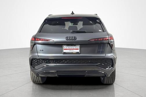 Daytona Gray Pearl Effect 2026 Audi Q3 TFSI quattro S tronic