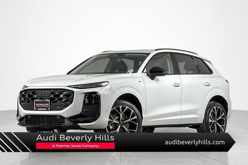 Glacier White Metallic 2026 Audi Q3 TFSI quattro S tronic