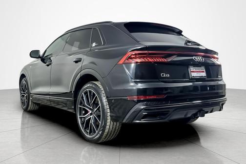 2022 Audi Q8 55 Premium Plus