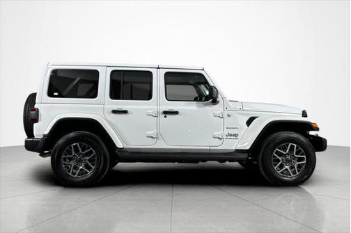 2024 Jeep Wrangler 4-Door Sahara 4x4
