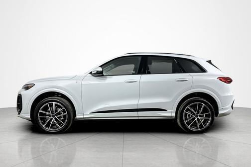 Glacier White Metallic 2026 Audi Q5 Premium Plus TFSI quattro S tronic