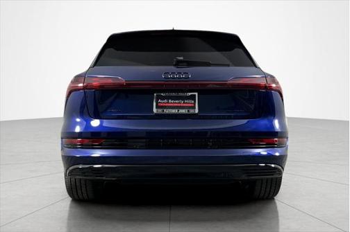 2022 Audi e-tron Premium Plus