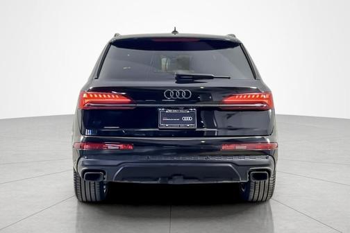 2025 Audi Q7 45 Premium Plus