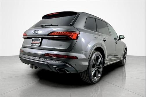 2025 Audi Q7 55 Premium Plus