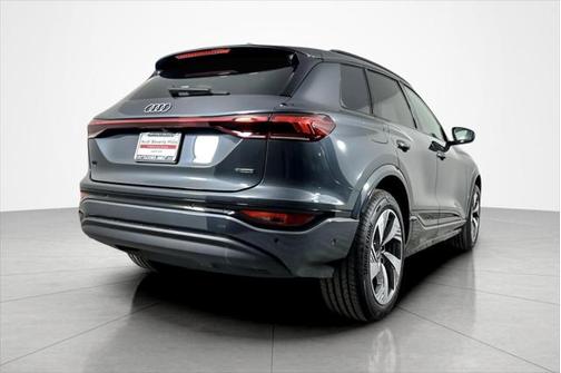 2025 Audi Q6 e-tron Premium Plus quattro