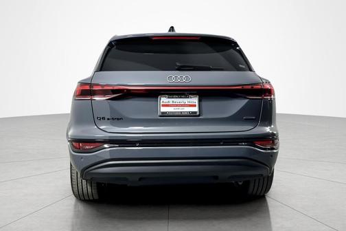 Magnet Gray 2027 Audi Q6 e-tron Premium