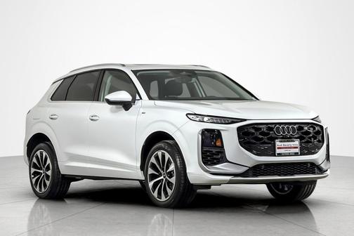 Arkona White 2026 Audi Q3 S line