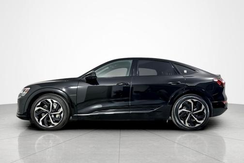2024 Audi Q8 e-tron Premium Plus