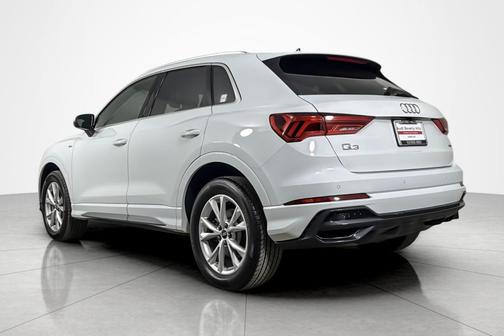 2022 Audi Q3 45 S line Premium