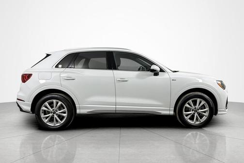 2022 Audi Q3 45 S line Premium