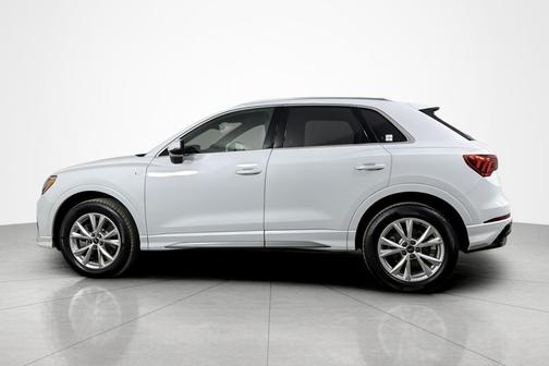 2022 Audi Q3 45 S line Premium