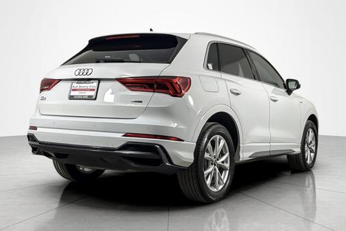 2022 Audi Q3 45 S line Premium