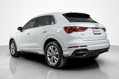2022 Audi Q3 45 S line Premium