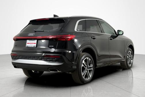 Mythos Black Metallic 2026 Audi Q5 Premium TFSI quattro S tronic
