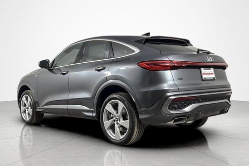 Daytona Gray Metallic 2026 Audi Q5 Sportback Premium Plus TFSI quattro S tronic
