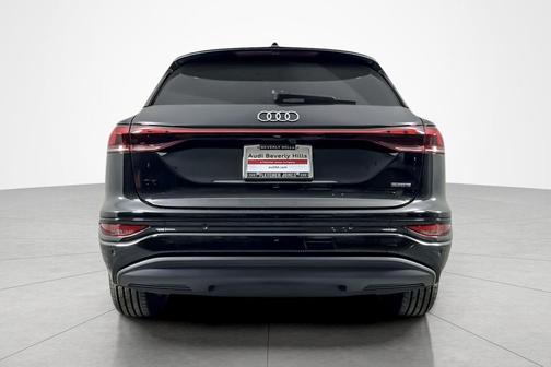 2025 Audi Q6 e-tron Premium quattro