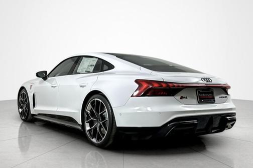 2025 Audi RS e-tron GT performance