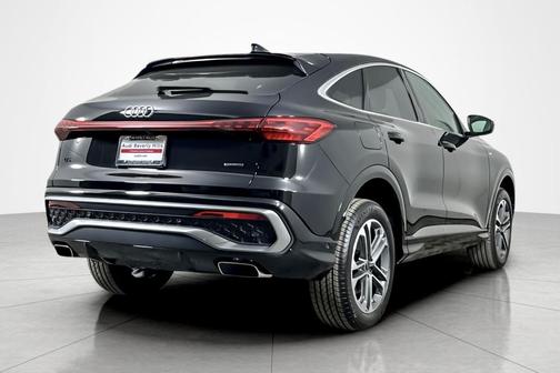 Mythos Black Metallic 2026 Audi Q5 Sportback Premium Plus TFSI quattro S tronic