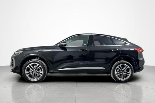 Mythos Black Metallic 2026 Audi Q5 Sportback Premium Plus TFSI quattro S tronic