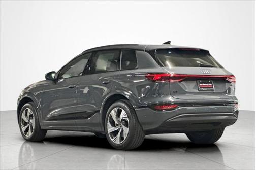 2025 Audi Q6 e-tron Premium Plus quattro