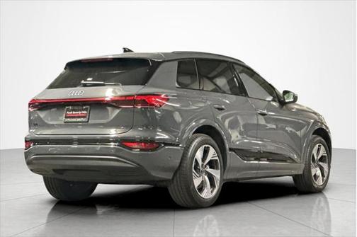 2025 Audi Q6 e-tron Premium Plus quattro