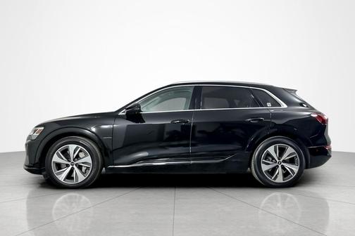 2024 Audi Q8 e-tron Premium Plus