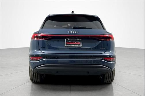 2025 Audi Q6 e-tron Premium Plus quattro