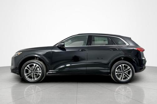 2025 Audi Q5 Premium