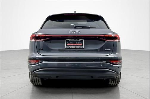2025 Audi Q6 e-tron Premium quattro