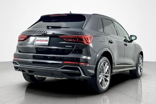 2025 Audi Q3 Premium 45 TFSI S line quattro Tiptronic