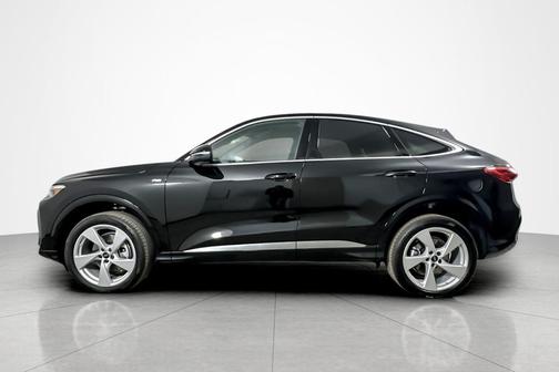 Mythos Black Metallic 2026 Audi Q5 Sportback Premium Plus TFSI quattro S tronic