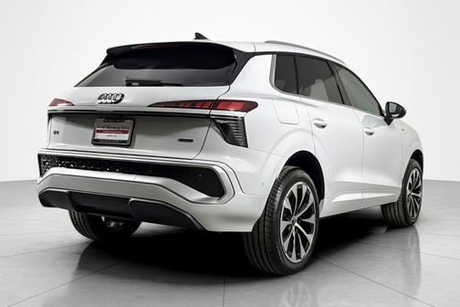 Glacier White Metallic 2026 Audi Q3 TFSI quattro S tronic