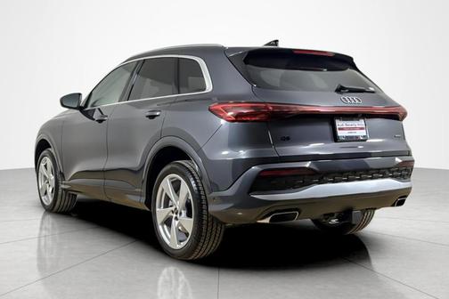 Tambora Gray Metallic 2025 Audi Q5 Premium Plus TFSI quattro S tronic