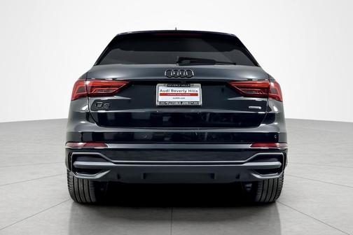 2025 Audi Q3 Premium 45 TFSI S line quattro Tiptronic