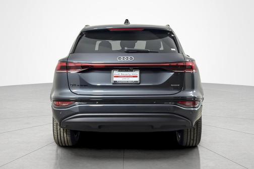 Manhattan Gray Metallic 2027 Audi Q6 e-tron Premium