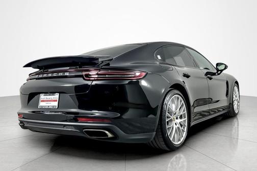 2018 Porsche Panamera 4