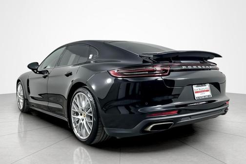 2018 Porsche Panamera 4