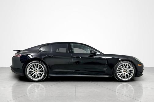 2018 Porsche Panamera 4