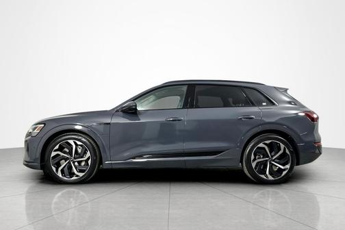 2024 Audi Q8 e-tron Premium Plus