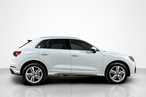 2023 Audi Q3 45 S line Premium Plus