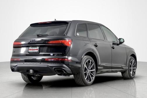 2025 Audi Q7 45 Premium Plus