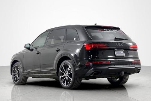 2025 Audi Q7 45 Premium Plus