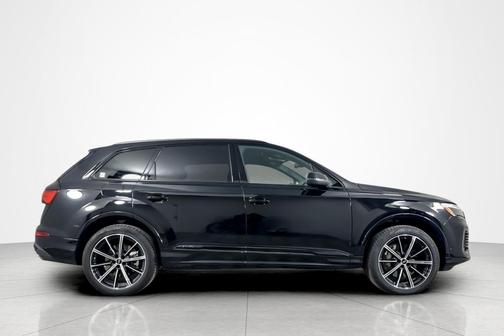 2025 Audi Q7 45 Premium Plus