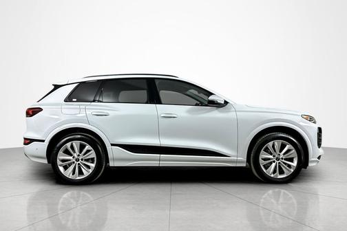 2025 Audi Q6 e-tron Premium