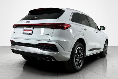 2025 Audi Q5 Premium TFSI quattro S tronic