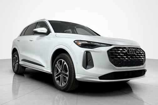 2025 Audi Q5 Premium TFSI quattro S tronic