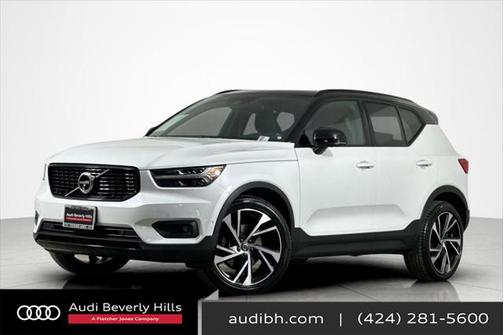 2022 Volvo XC40 T5 R-Design