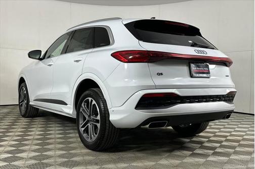 2025 Audi Q5 Premium