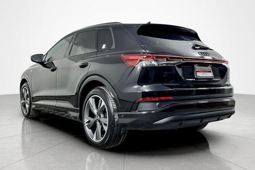 2024 Audi Q4 e-tron Premium Plus 55 quattro