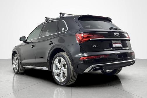 Mythos Black Metallic 2023 Audi Q5 45 S line Premium Plus